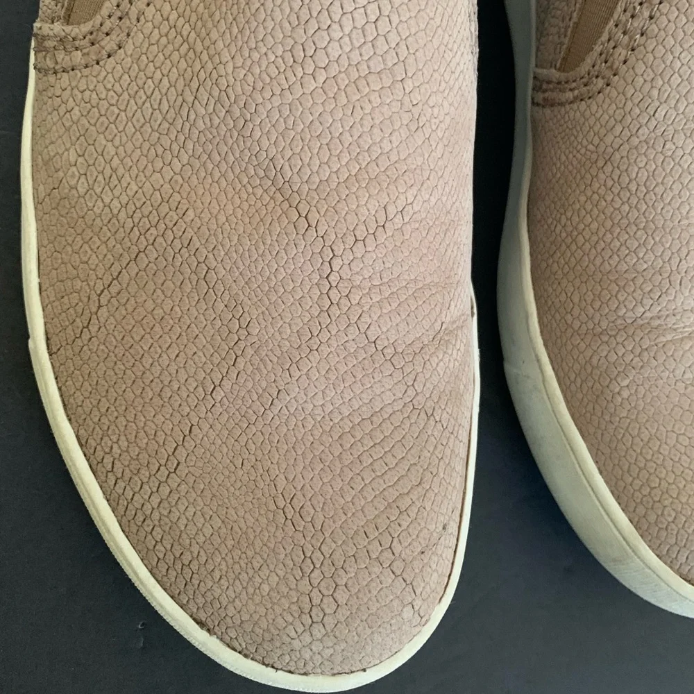 Naturalizer Loafers Women’s 10M Tan Slip-On Textured Leather Padded Insole
